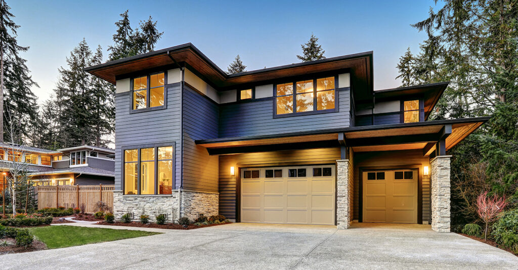 beautiful home with 2 car garage door